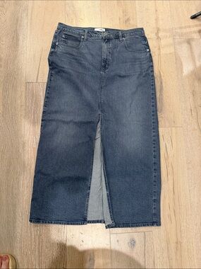 Universal studios denim skirt size 14